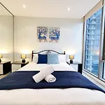 Southbank Stylish Epic Residences Near Crown Casino With Pool & Gym