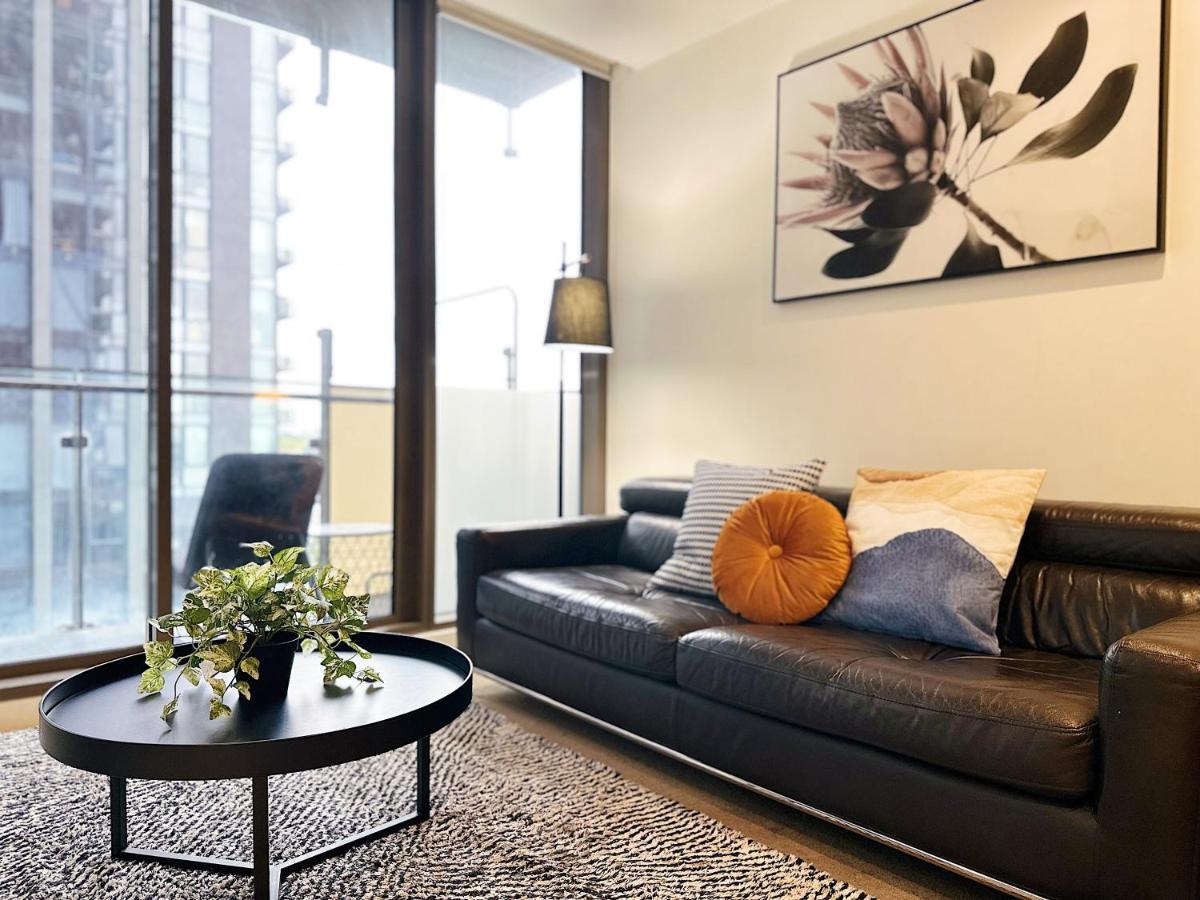 Southbank Stylish Epic Residences Near Crown Casino With Pool & Gym Apartment *