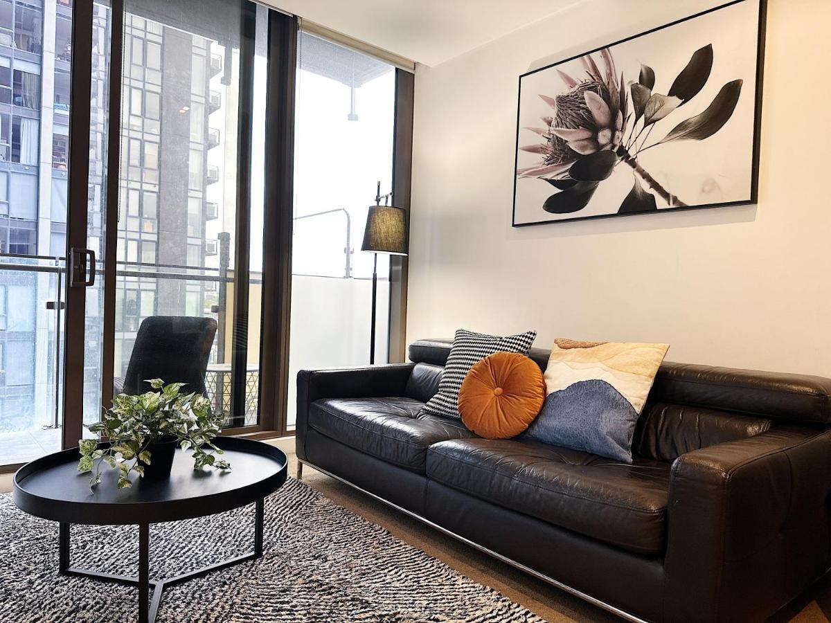 Southbank Stylish Epic Residences Near Crown Casino With Pool & Gym *