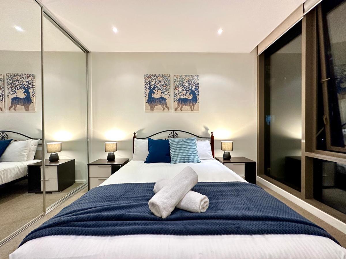 Southbank Stylish Epic Residences Near Crown Casino With Pool & Gym *