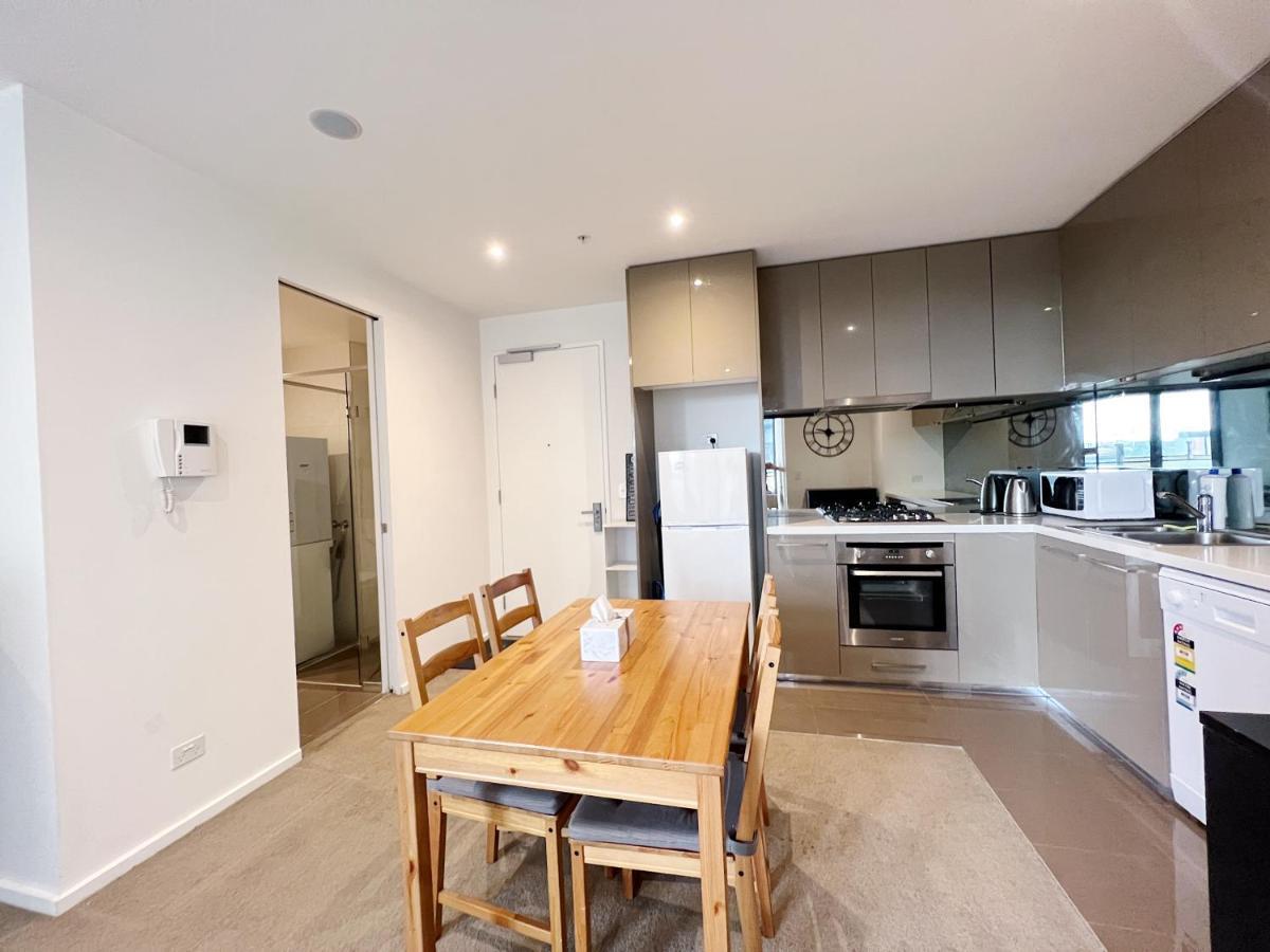Southbank Stylish Epic Residences Near Crown Casino With Pool & Gym Apartment *